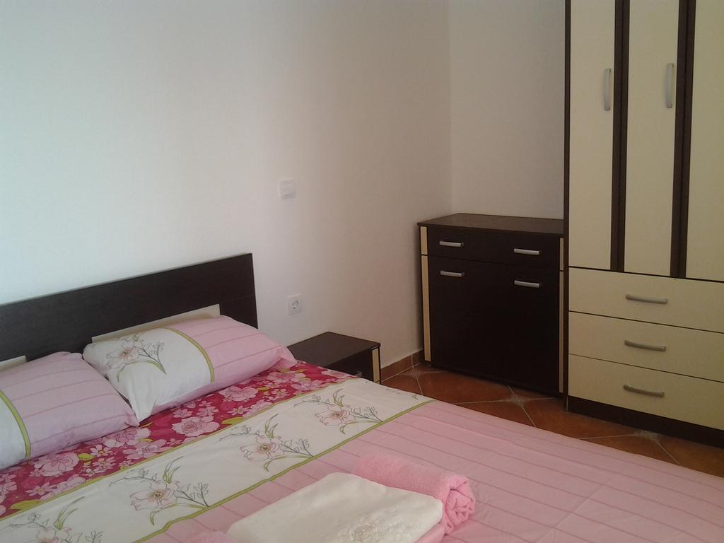 Apartment Oliva Улцин Екстериор снимка